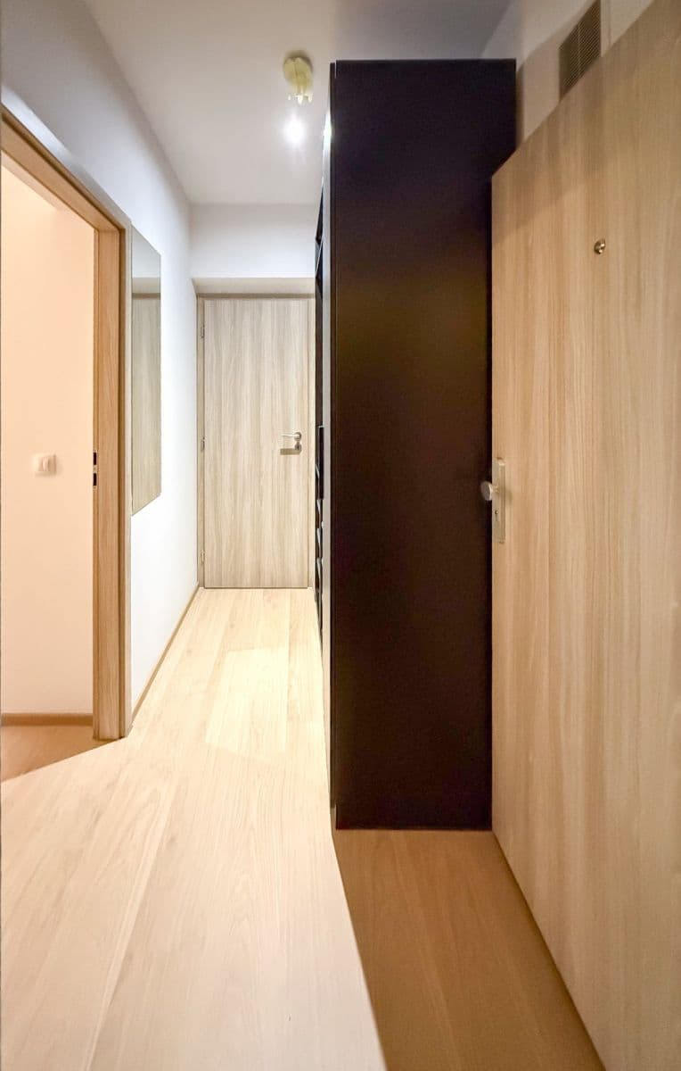 Prodej bytu 1+kk 29 m², Pod Labuťkou, Praha, Praha Prodej bytu 1+kk 29 m², Pod Labuťkou, Praha, Praha