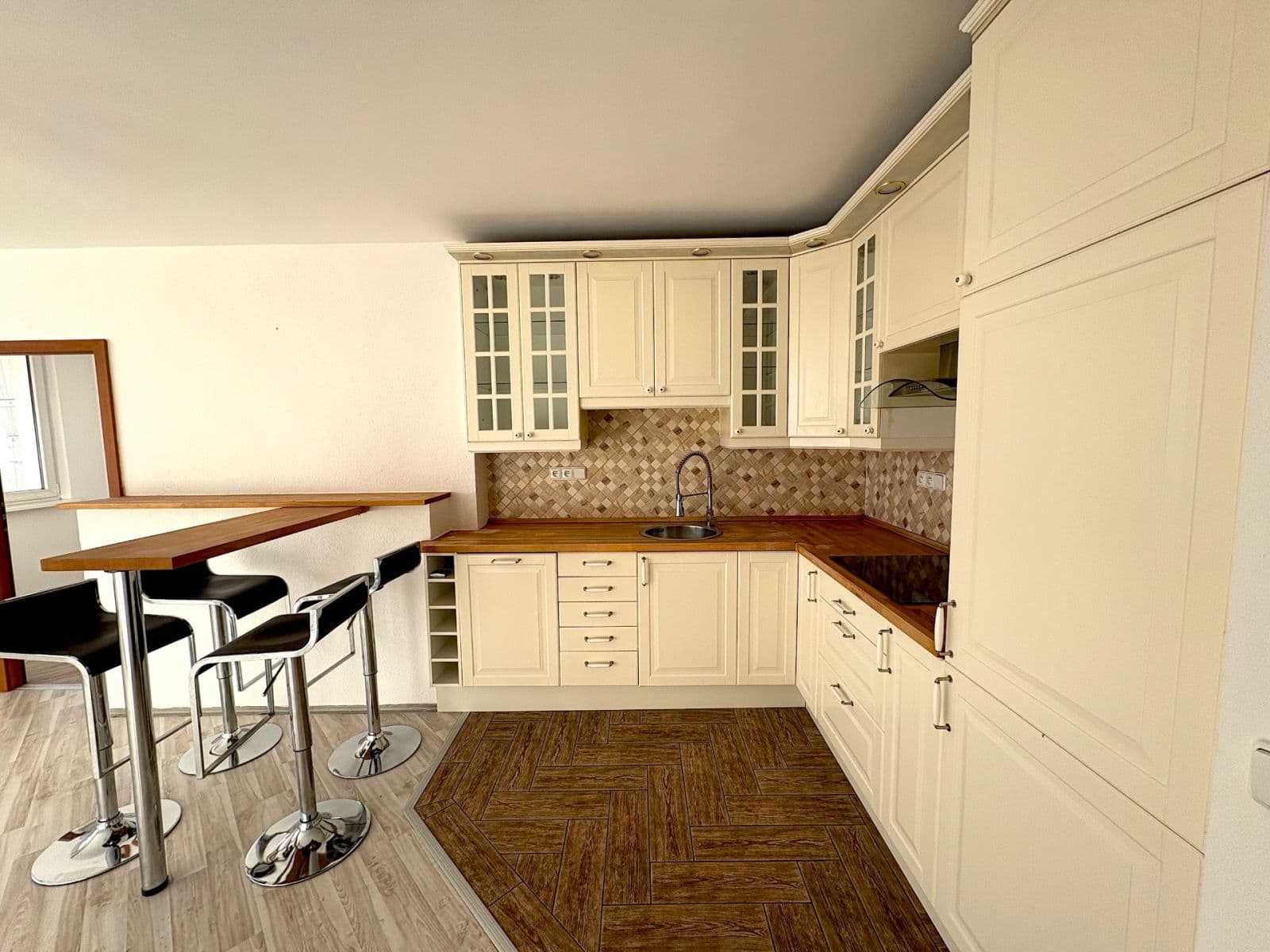 Prodej bytu 2+kk 54 m², Zvoncovitá, Praha, Praha Prodej bytu 2+kk 54 m², Zvoncovitá, Praha, Praha