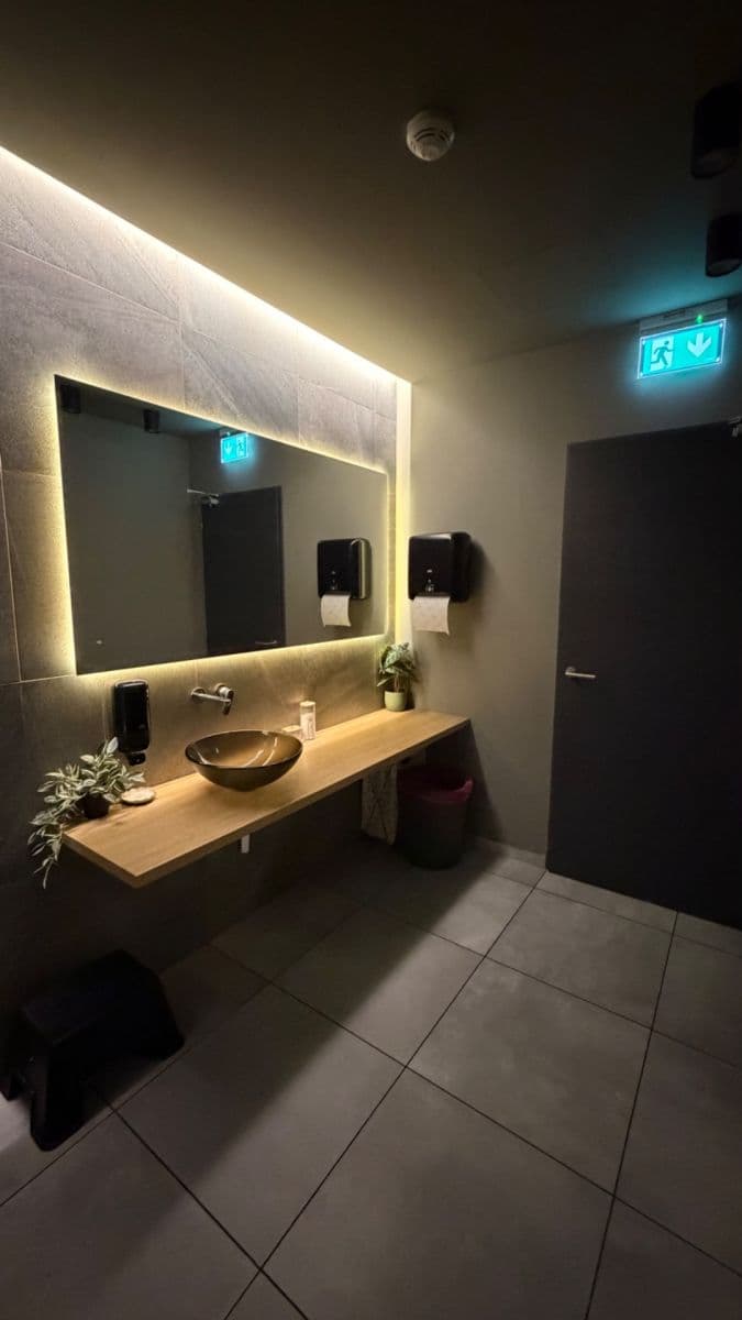 Pronájem nebytového prostoru 200 m², Sokolovská, Praha, Praha Pronájem nebytového prostoru 200 m², Sokolovská, Praha, Praha