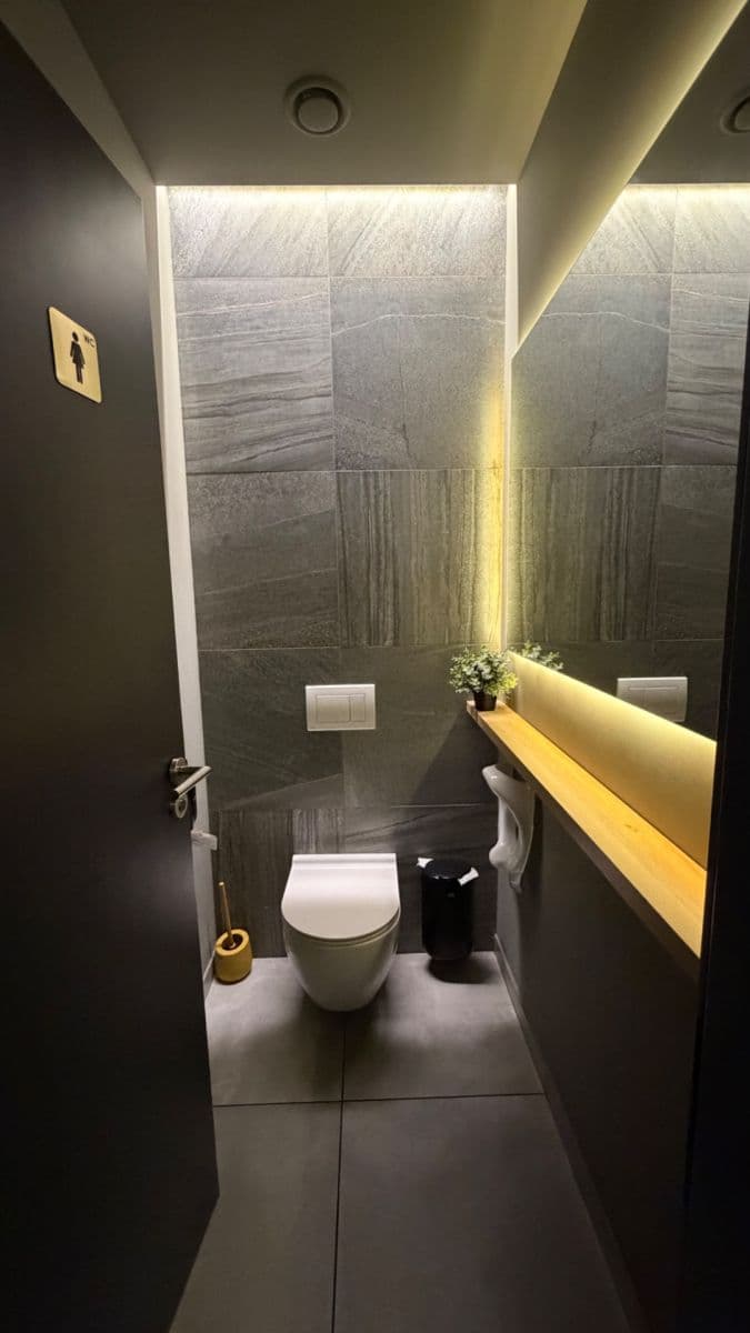 Pronájem nebytového prostoru 200 m², Sokolovská, Praha, Praha Pronájem nebytového prostoru 200 m², Sokolovská, Praha, Praha