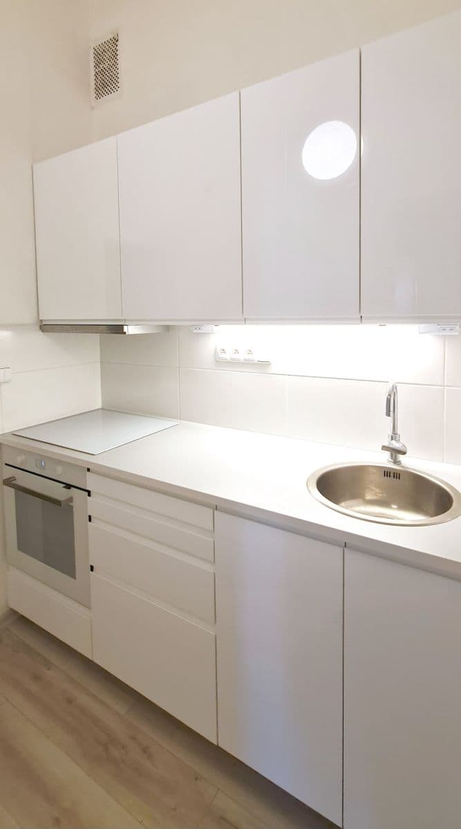 Pronájem bytu 2+1 50 m², Na Louži, Praha, Praha Pronájem bytu 2+1 50 m², Na Louži, Praha, Praha