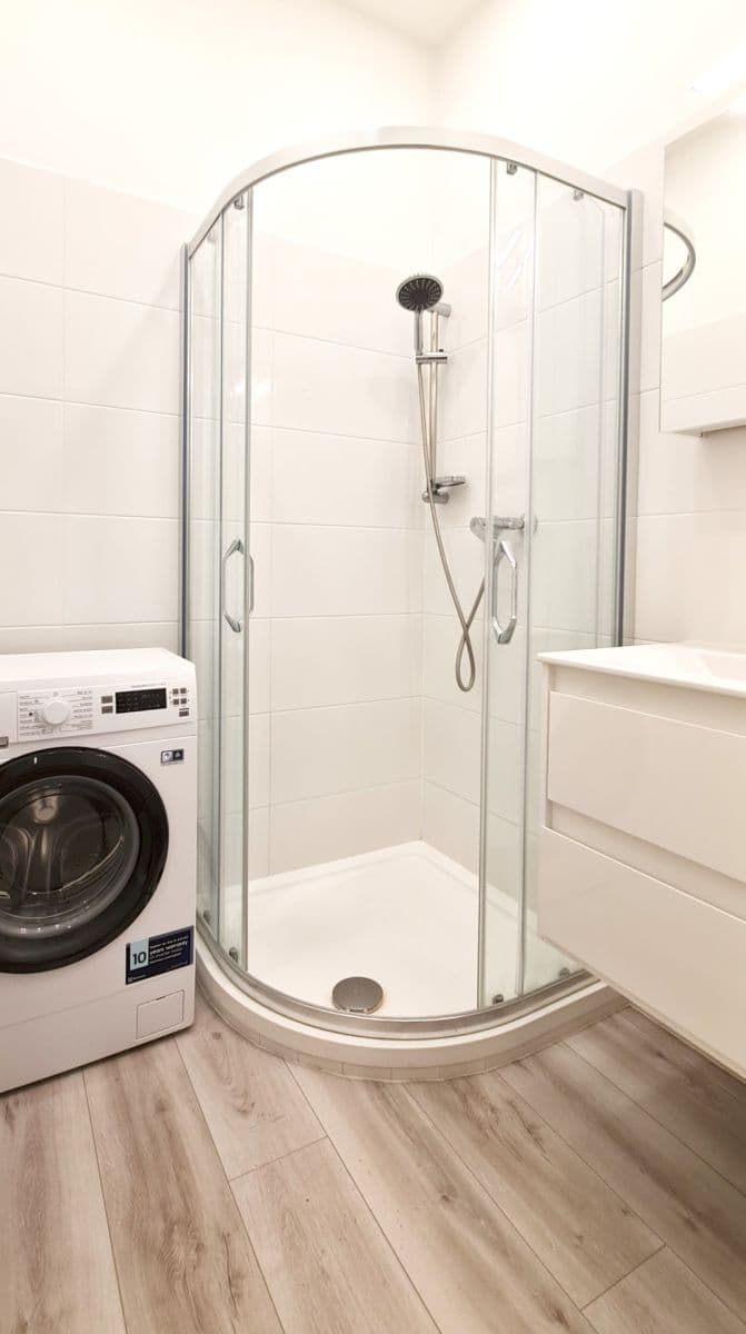 Pronájem bytu 2+1 50 m², Na Louži, Praha, Praha Pronájem bytu 2+1 50 m², Na Louži, Praha, Praha