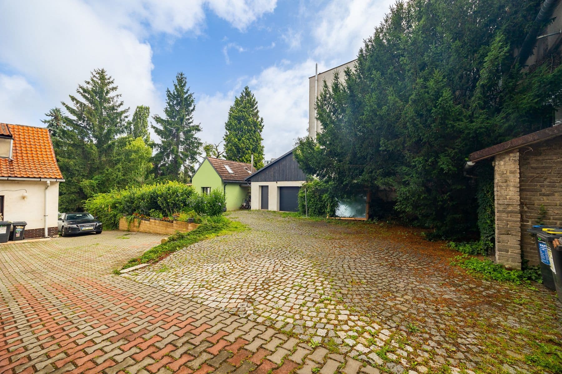 Prodej domu 202 m², pozemek 1.606 m², Masarykovo nám., Říčany, Středočeský kraj Prodej domu 202 m², pozemek 1.606 m², Masarykovo nám., Říčany, Středočeský kraj