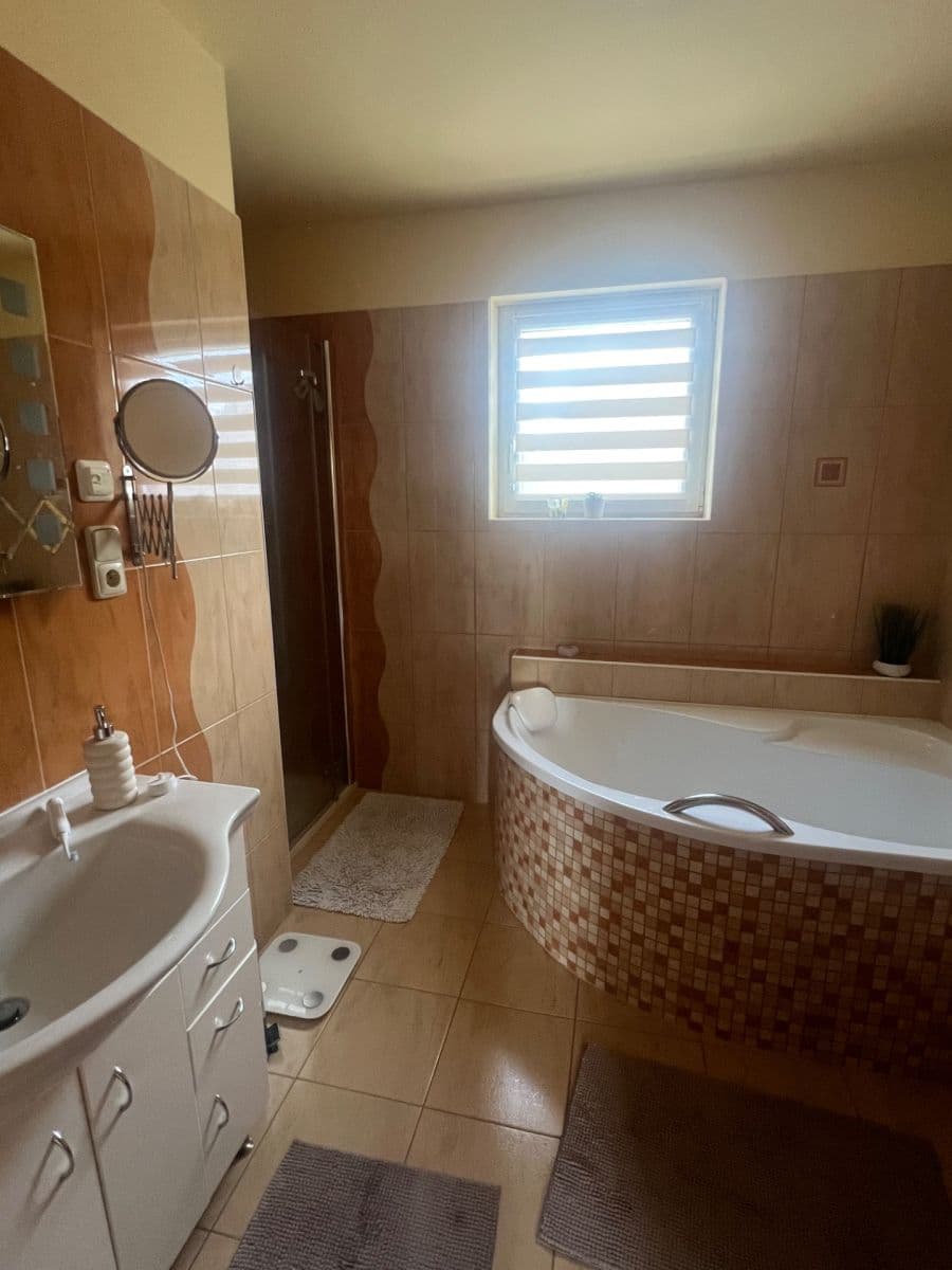 Prodej domu 180 m², pozemek 1.443 m², Netín, Kraj Vysočina Prodej domu 180 m², pozemek 1.443 m², Netín, Kraj Vysočina