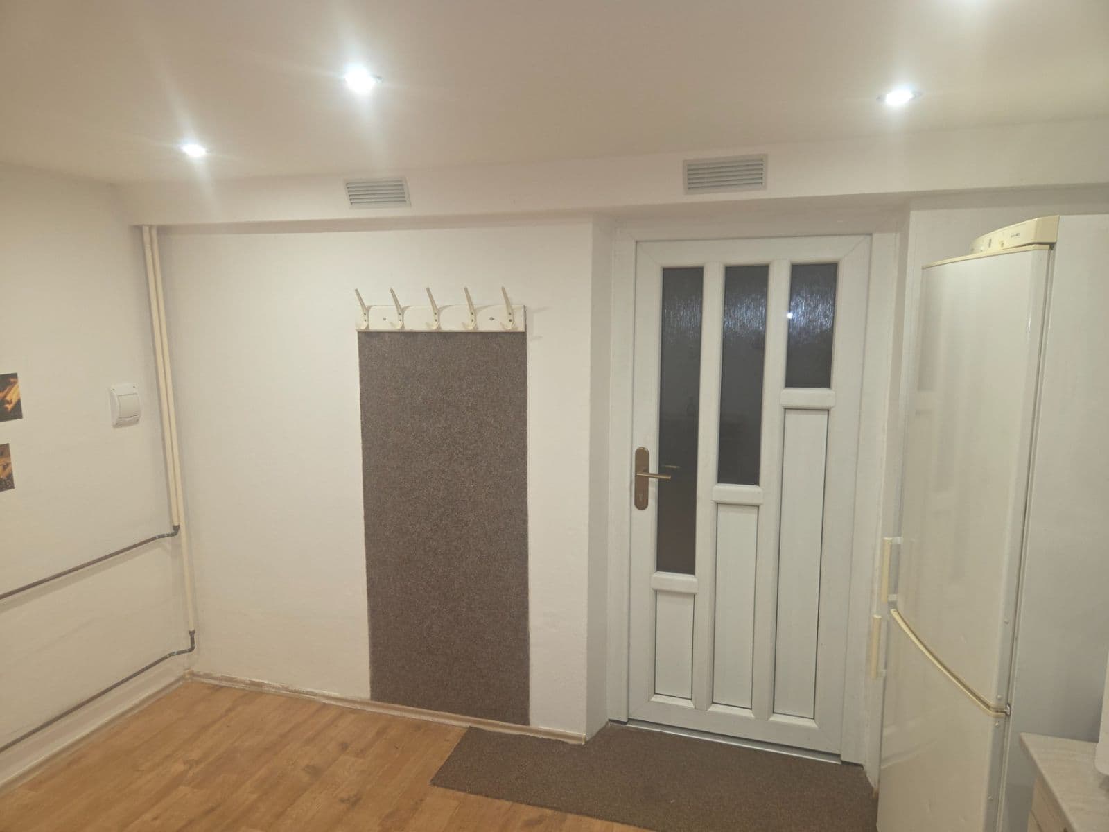 Pronájem bytu 2+1 60 m², K Dálnici, Panenské Břežany, Středočeský kraj Pronájem bytu 2+1 60 m², K Dálnici, Panenské Břežany, Středočeský kraj