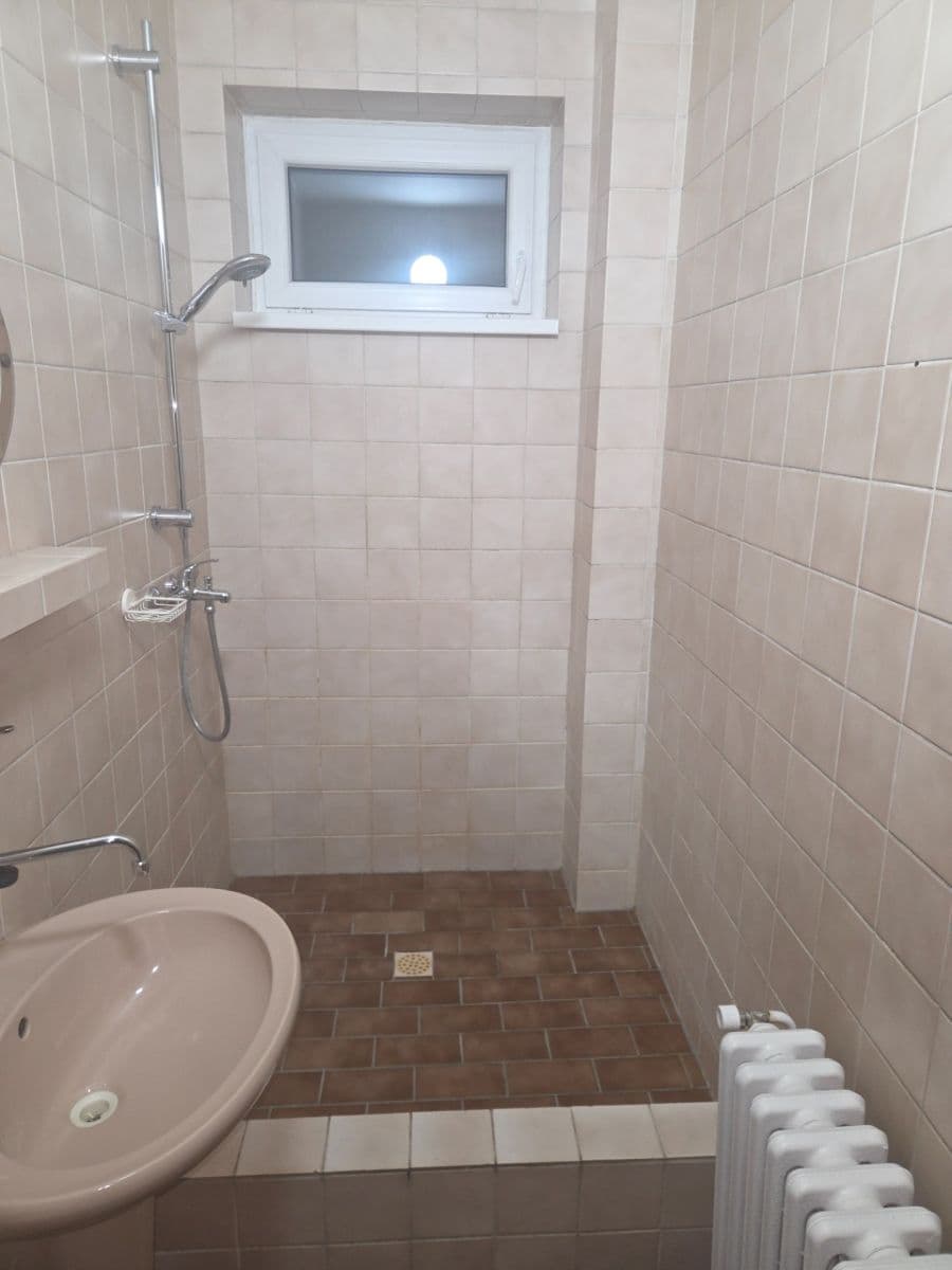 Pronájem bytu 2+1 60 m², K Dálnici, Panenské Břežany, Středočeský kraj Pronájem bytu 2+1 60 m², K Dálnici, Panenské Břežany, Středočeský kraj