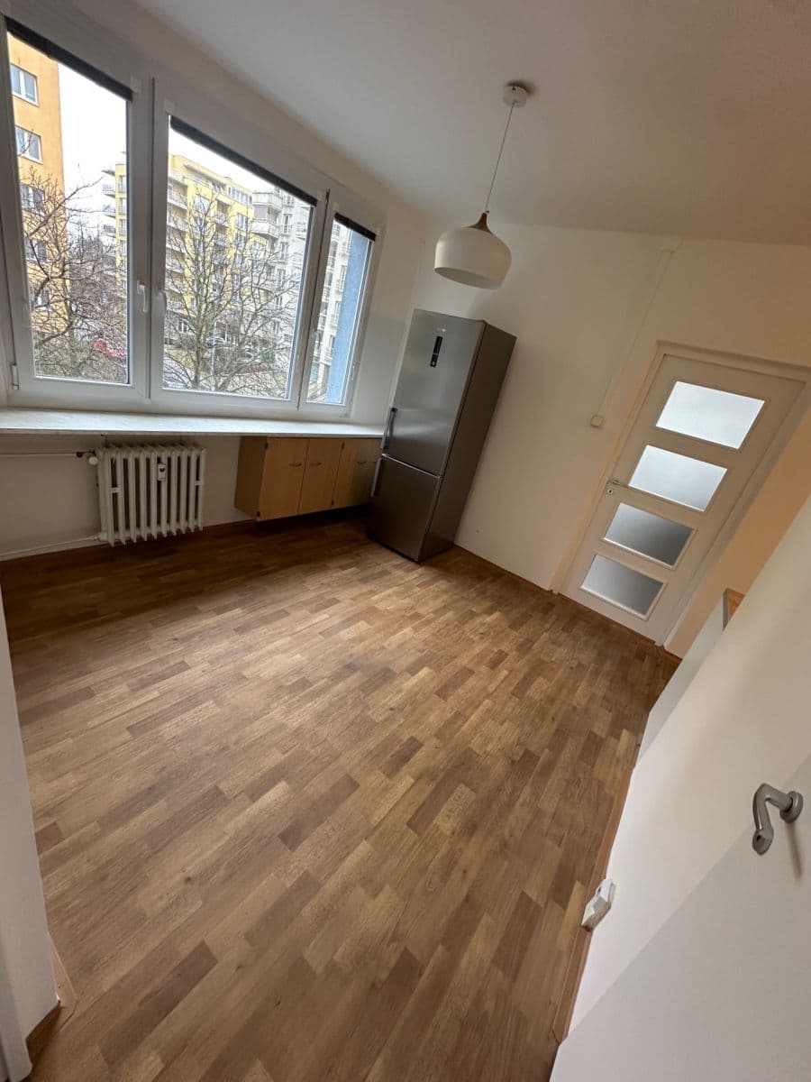 Prodej bytu 3+1 73 m², Jabloňová, Praha, Praha Prodej bytu 3+1 73 m², Jabloňová, Praha, Praha