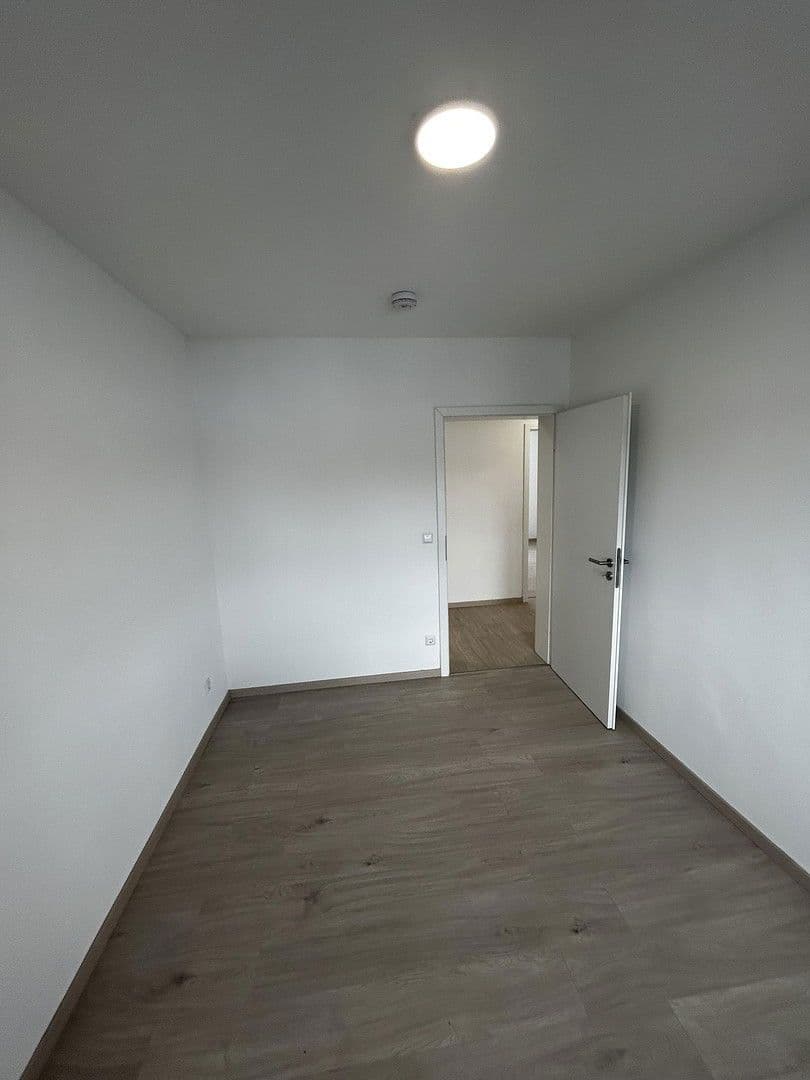 Pronájem bytu 4+1 92 m², Beethovenstraße 8-10, Baunatal, Hessen Pronájem bytu 4+1 92 m², Beethovenstraße 8-10, Baunatal, Hessen