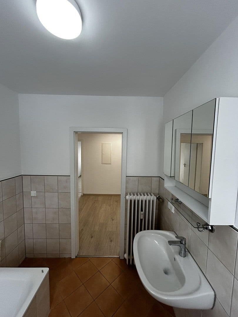 Pronájem bytu 4+1 92 m², Beethovenstraße 8-10, Baunatal, Hessen Pronájem bytu 4+1 92 m², Beethovenstraße 8-10, Baunatal, Hessen