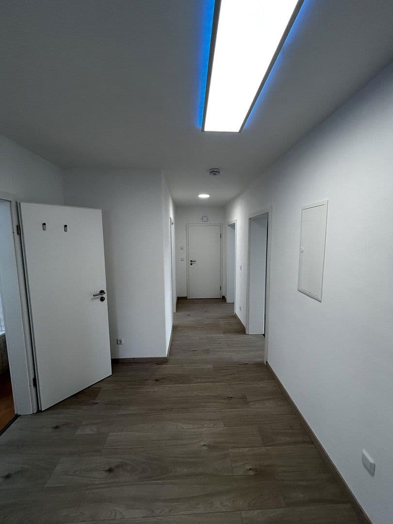 Pronájem bytu 4+1 92 m², Beethovenstraße 8-10, Baunatal, Hessen Pronájem bytu 4+1 92 m², Beethovenstraße 8-10, Baunatal, Hessen