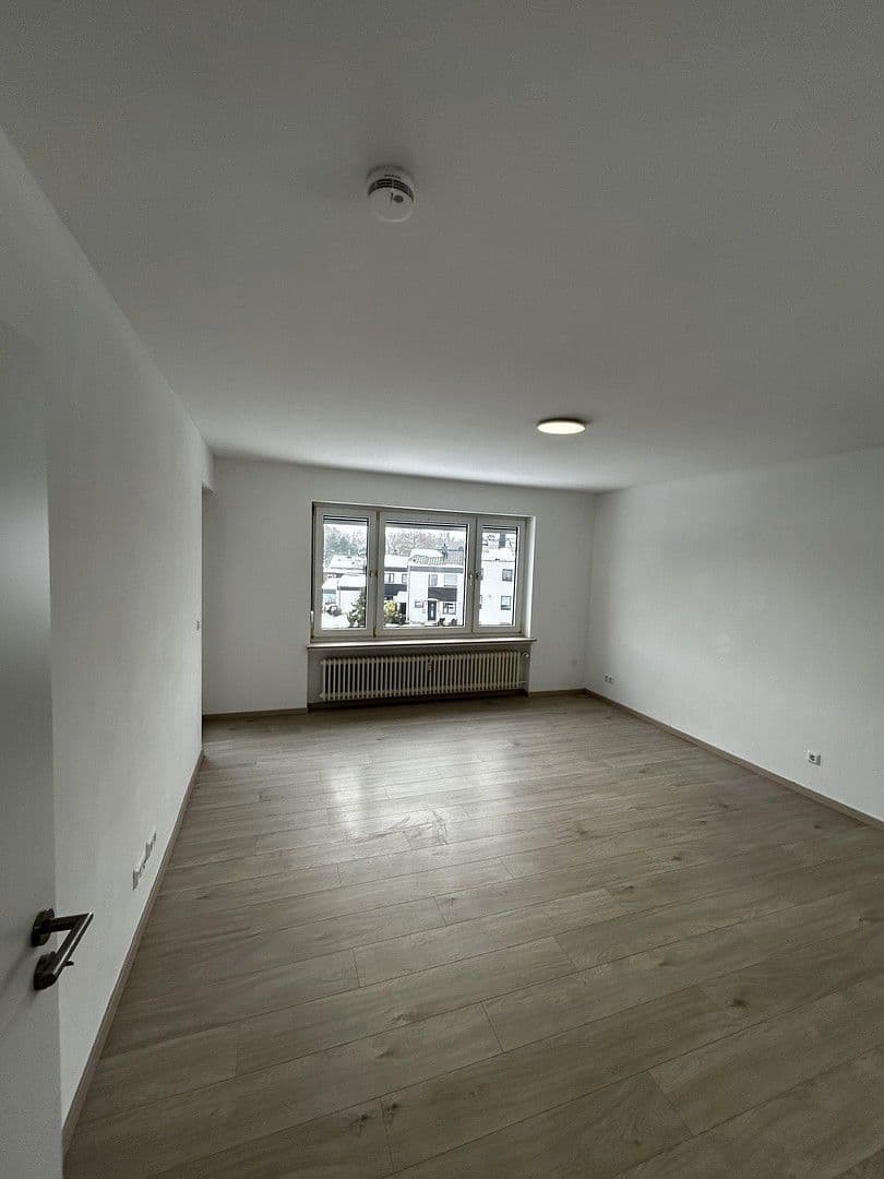 Pronájem bytu 4+1 92 m², Beethovenstraße 8-10, Baunatal, Hessen Pronájem bytu 4+1 92 m², Beethovenstraße 8-10, Baunatal, Hessen