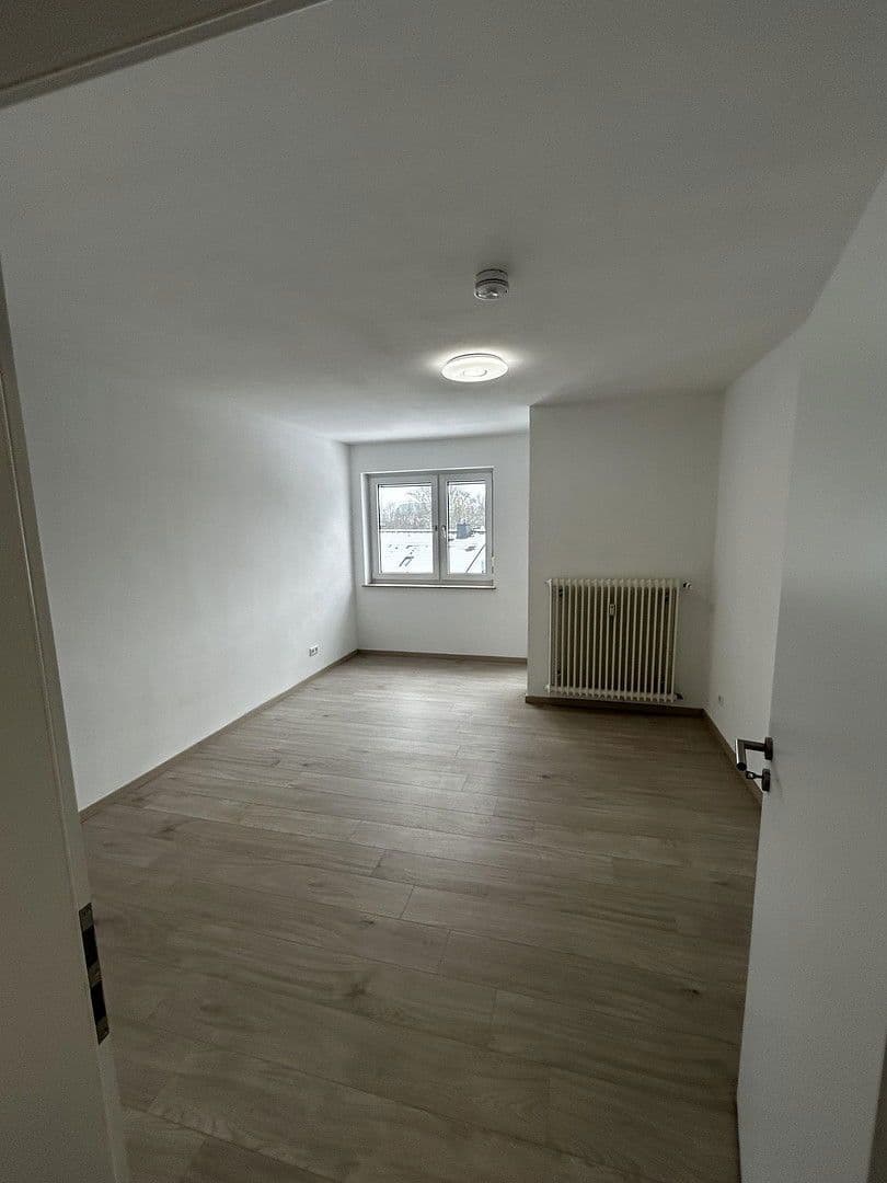 Pronájem bytu 4+1 92 m², Beethovenstraße 8-10, Baunatal, Hessen Pronájem bytu 4+1 92 m², Beethovenstraße 8-10, Baunatal, Hessen