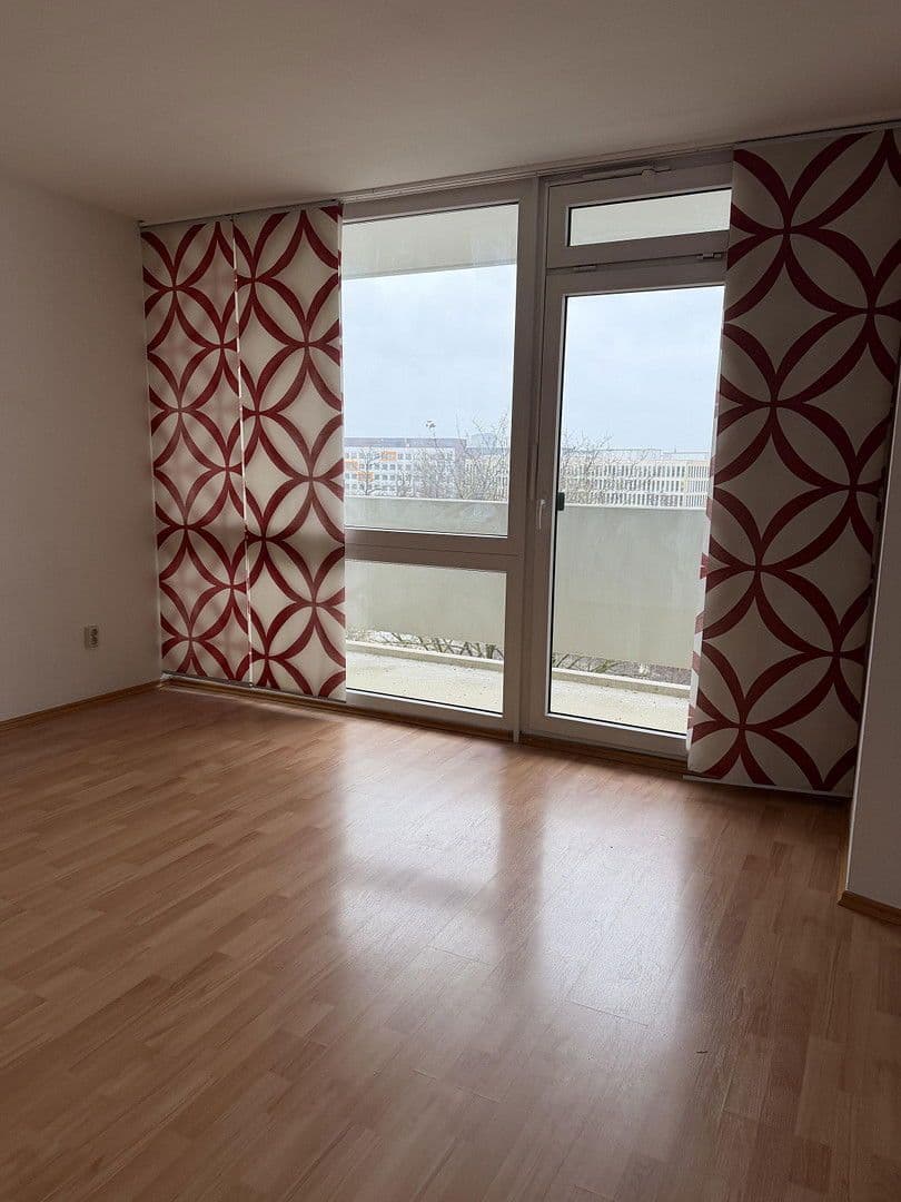 Pronájem bytu 1+1 30 m², Listseeweg 7, München, Bavorsko Pronájem bytu 1+1 30 m², Listseeweg 7, München, Bavorsko