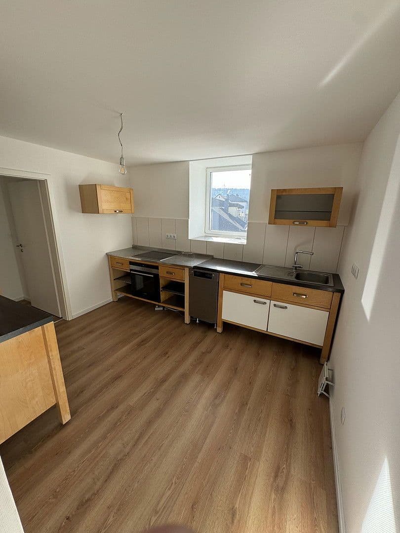 Prodej domu 390 m², pozemek 587 m², Mandern, Porýní-Falc Prodej domu 390 m², pozemek 587 m², Mandern, Porýní-Falc