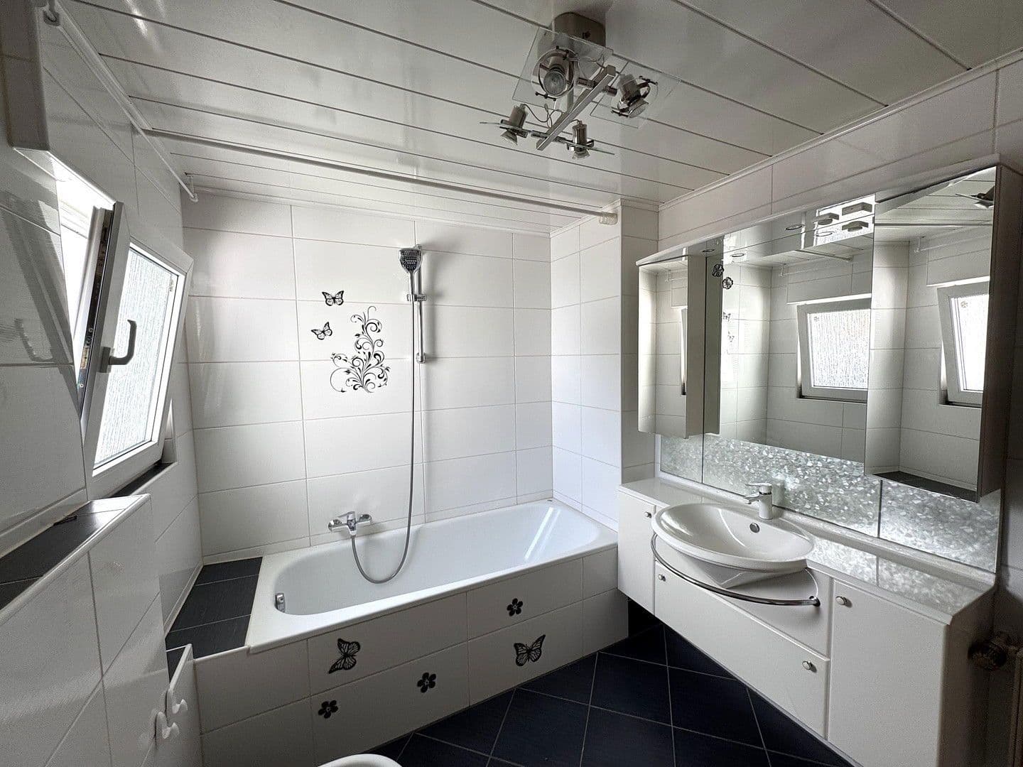 Prodej domu 124 m², pozemek 339 m², Karbachstr. 2, Neuwied, Porýní-Falc Prodej domu 124 m², pozemek 339 m², Karbachstr. 2, Neuwied, Porýní-Falc