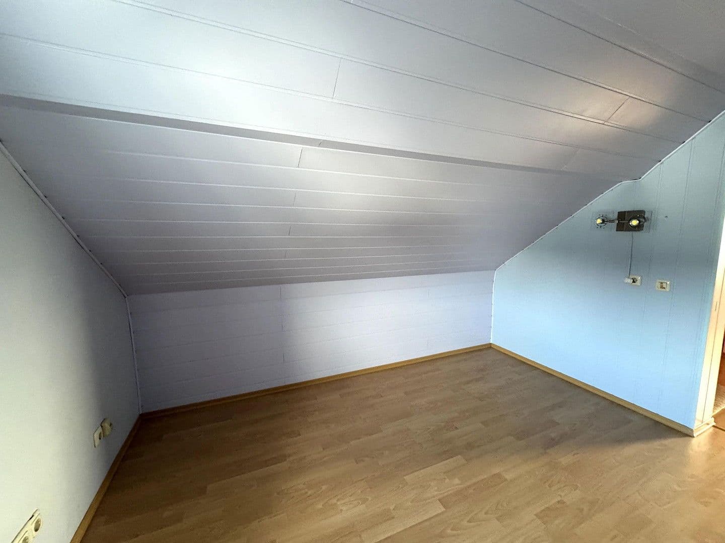 Prodej domu 124 m², pozemek 339 m², Karbachstr. 2, Neuwied, Porýní-Falc Prodej domu 124 m², pozemek 339 m², Karbachstr. 2, Neuwied, Porýní-Falc