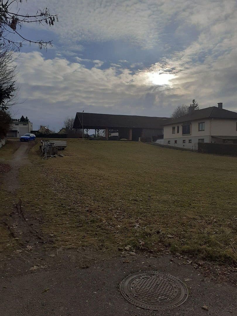 Prodej pozemku 1.366 m², Loosdorf, Dolní Rakousko Prodej pozemku 1.366 m², Loosdorf, Dolní Rakousko