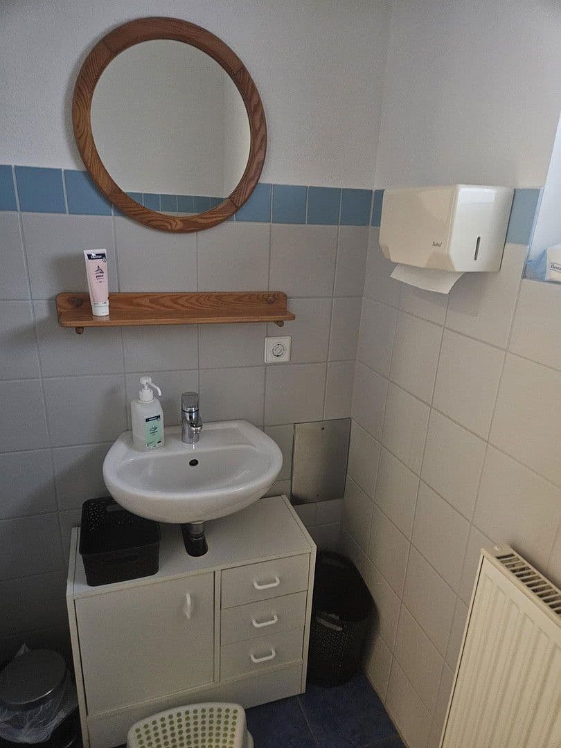 Pronájem kanceláře 80 m², Lehenbuckl 39, Lenting, Bavorsko Pronájem kanceláře 80 m², Lehenbuckl 39, Lenting, Bavorsko