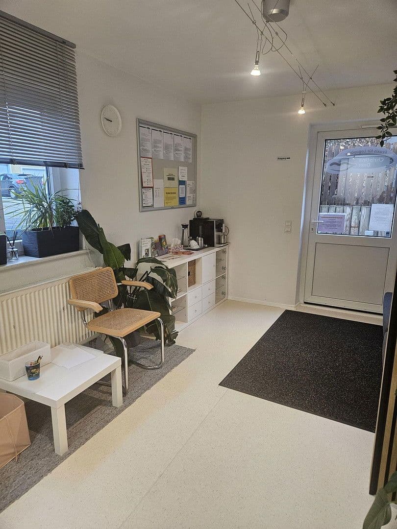 Pronájem kanceláře 80 m², Lehenbuckl 39, Lenting, Bavorsko Pronájem kanceláře 80 m², Lehenbuckl 39, Lenting, Bavorsko