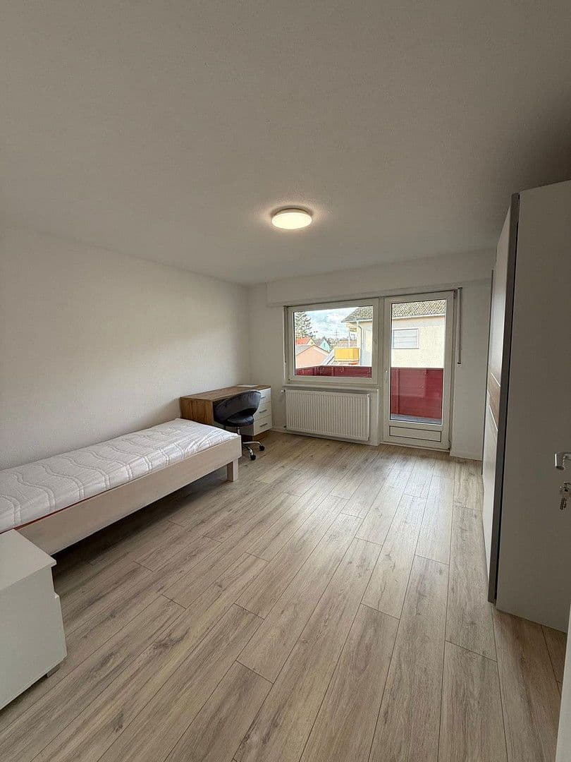 Prodej bytu 3+1 68 m², Trifelsstraße 79, Ludwigshafen, Porýní-Falc Prodej bytu 3+1 68 m², Trifelsstraße 79, Ludwigshafen, Porýní-Falc