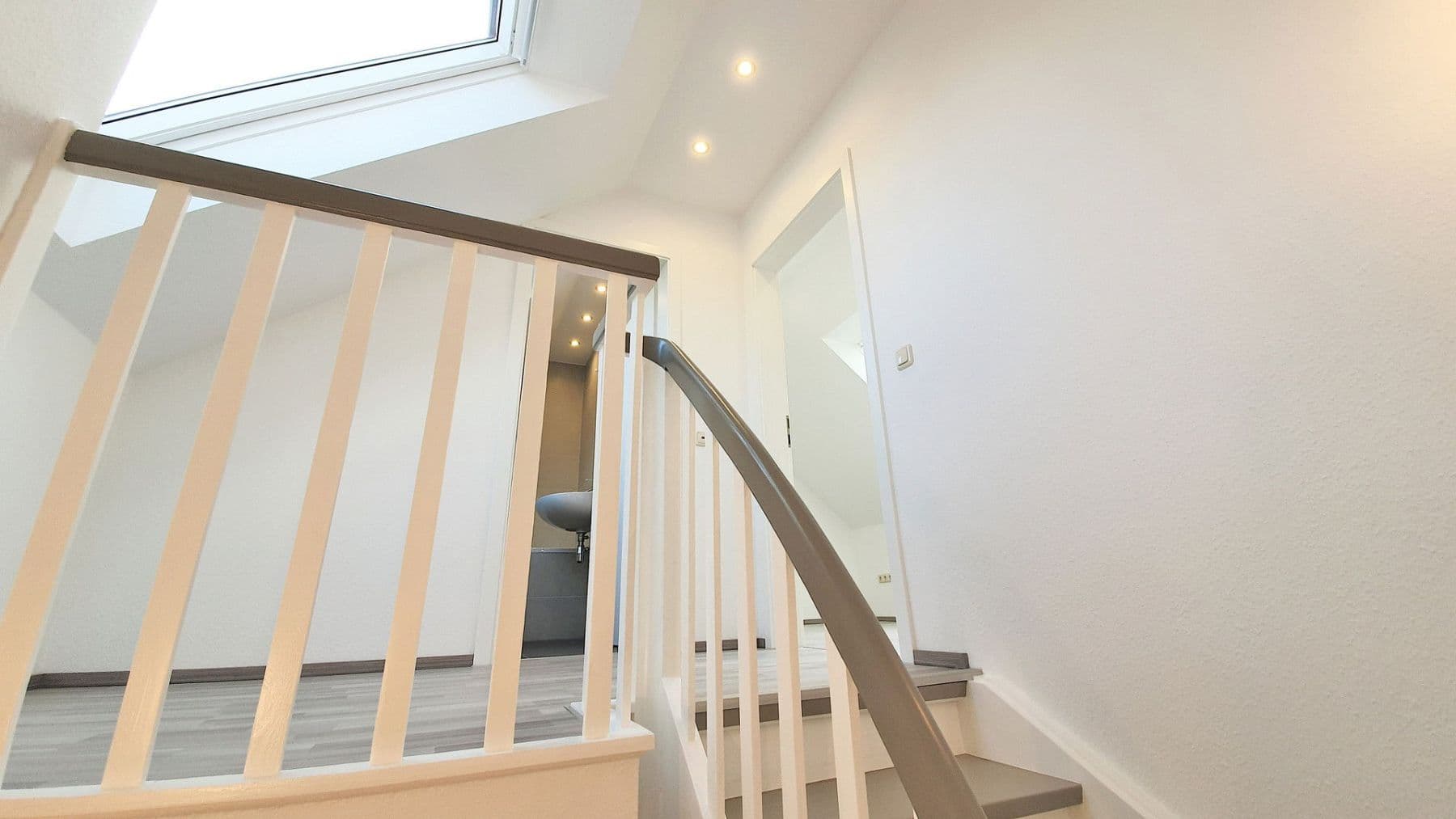 Pronájem domu 100 m², pozemek 180 m², Peine, Dolní Sasko Pronájem domu 100 m², pozemek 180 m², Peine, Dolní Sasko