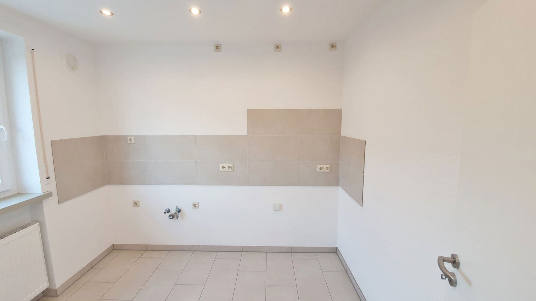 Pronájem domu 100 m², pozemek 180 m², Peine, Dolní Sasko Pronájem domu 100 m², pozemek 180 m², Peine, Dolní Sasko