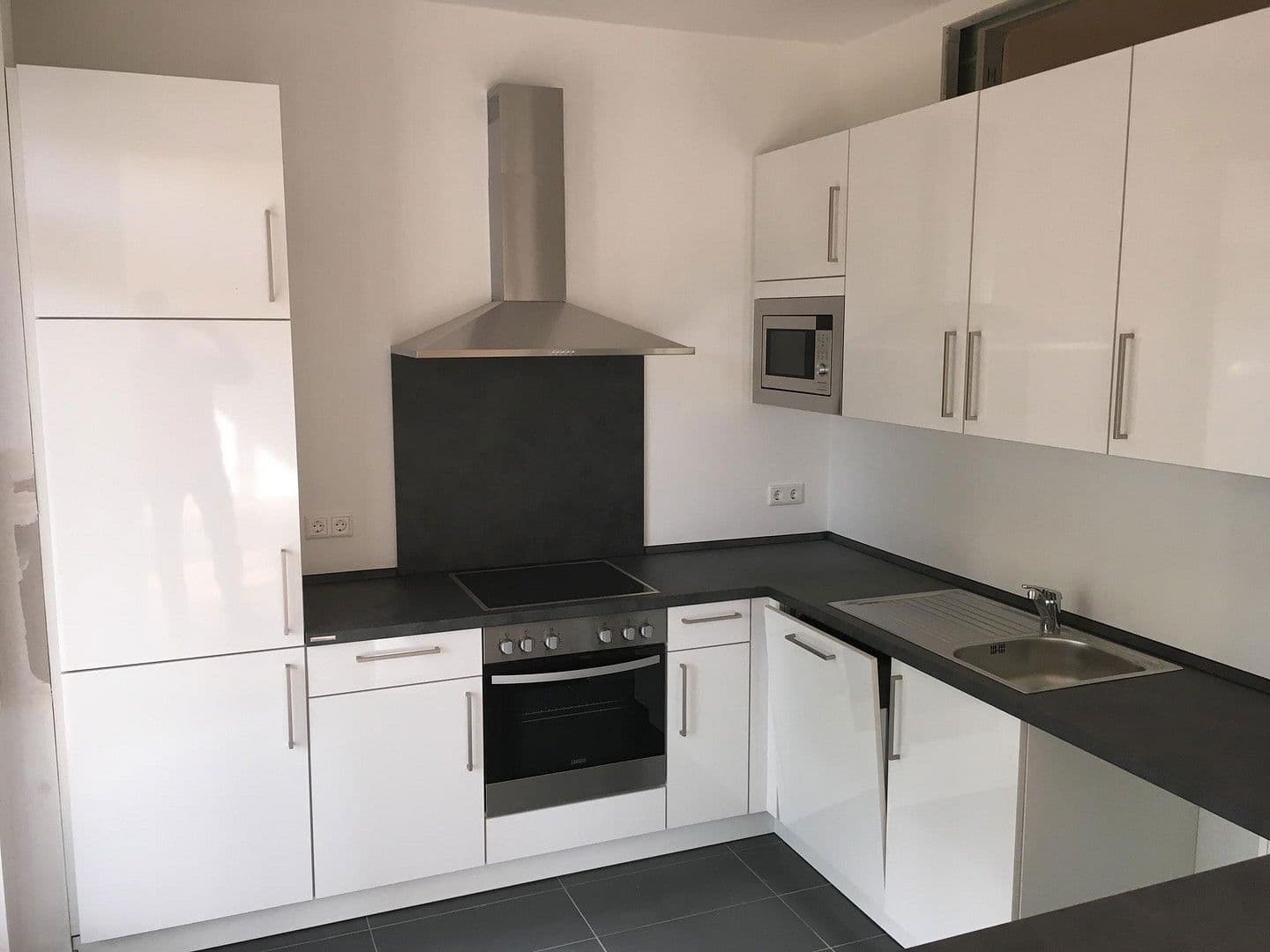 Prodej bytu 2+1 80 m², Südostallee 132, Berlin, Berlín Prodej bytu 2+1 80 m², Südostallee 132, Berlin, Berlín