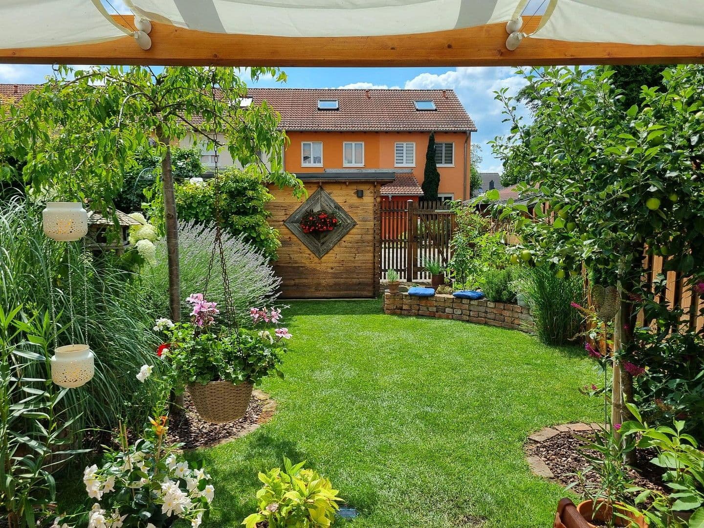 Prodej domu 119 m², pozemek 168 m², Hennigsdorf, Braniborsko Prodej domu 119 m², pozemek 168 m², Hennigsdorf, Braniborsko