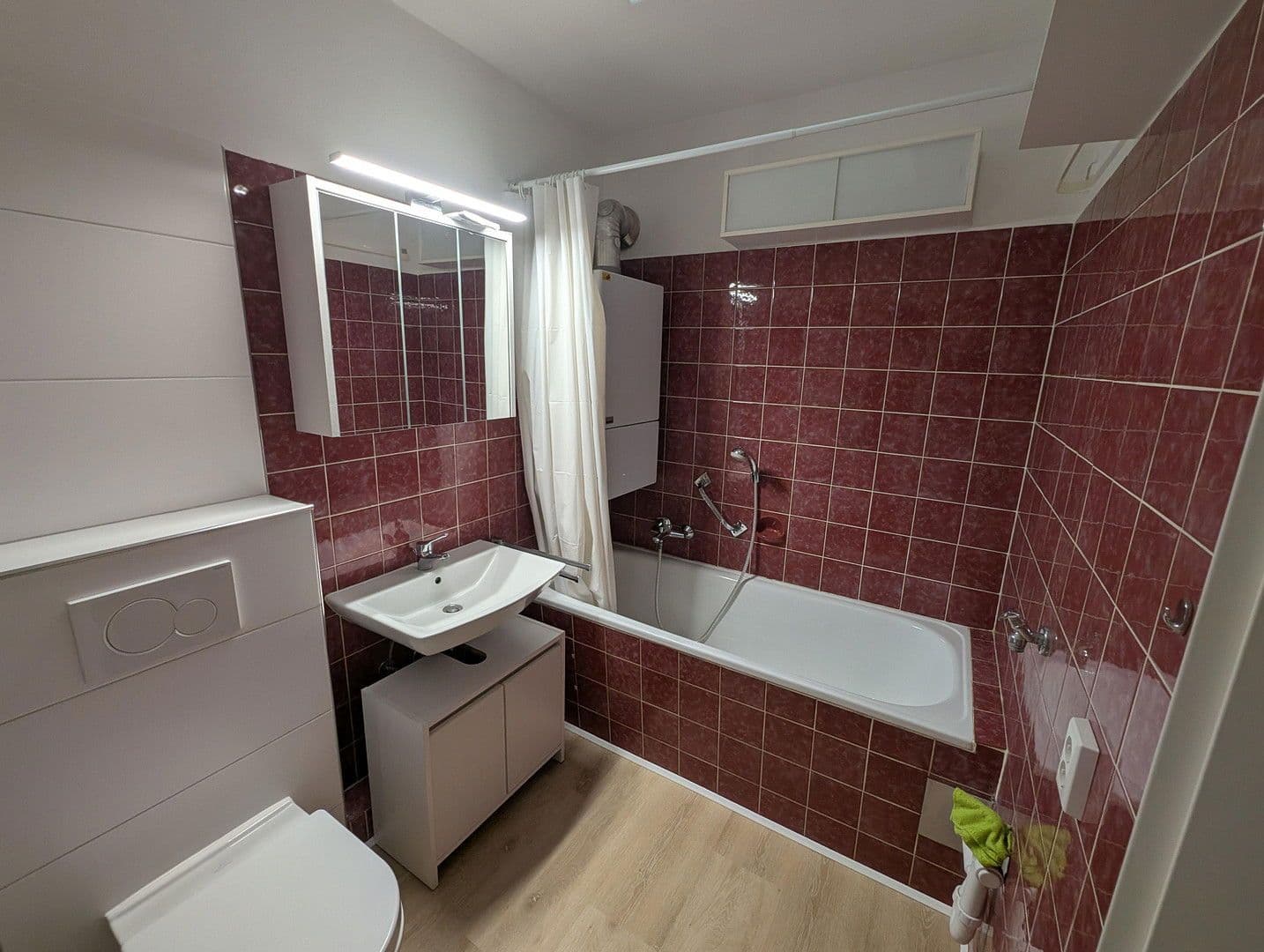 Pronájem bytu 3+1 72 m², Von-Leibniz-Str. 14, Erftstadt, Severní Porýní-Vestfálsko Pronájem bytu 3+1 72 m², Von-Leibniz-Str. 14, Erftstadt, Severní Porýní-Vestfálsko