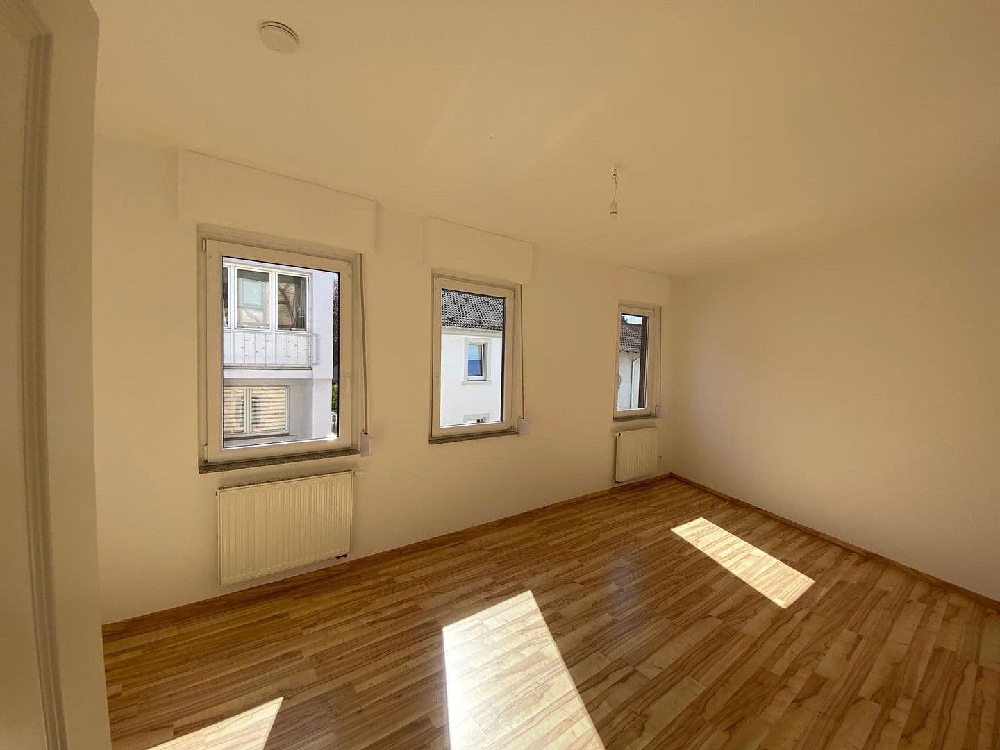 Pronájem bytu 3+1 60 m², Bergstraße 23, Bad Vilbel, Hessen Pronájem bytu 3+1 60 m², Bergstraße 23, Bad Vilbel, Hessen