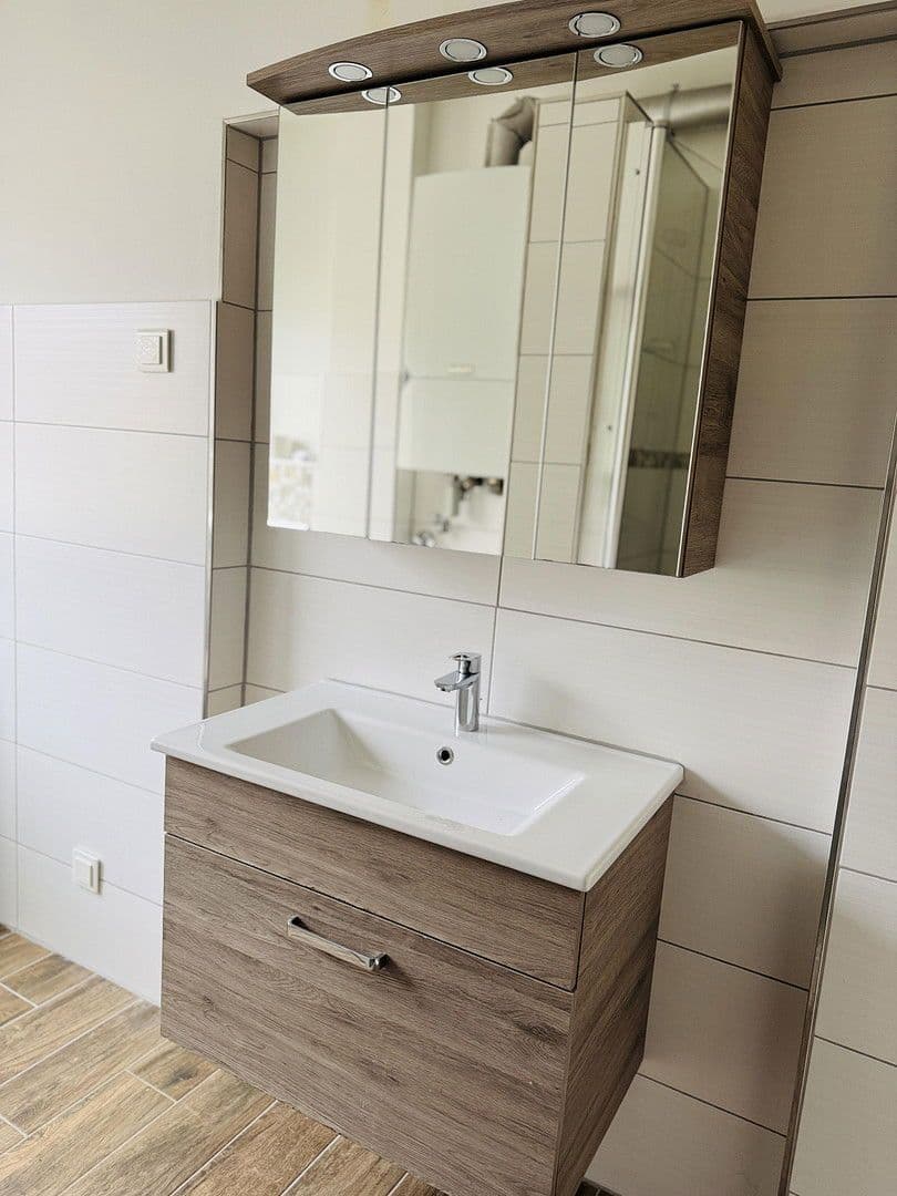 Pronájem bytu 4+1 75 m², Erlangen, Bavorsko Pronájem bytu 4+1 75 m², Erlangen, Bavorsko