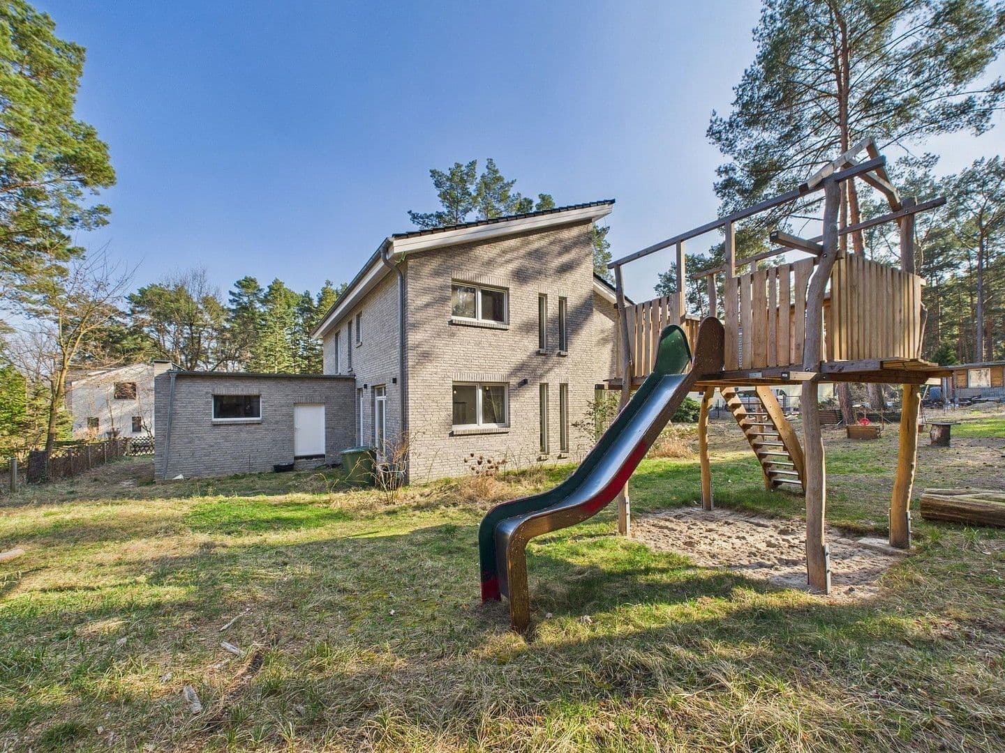 Prodej domu 178 m², pozemek 1.401 m², Mittenwalde, Braniborsko Prodej domu 178 m², pozemek 1.401 m², Mittenwalde, Braniborsko