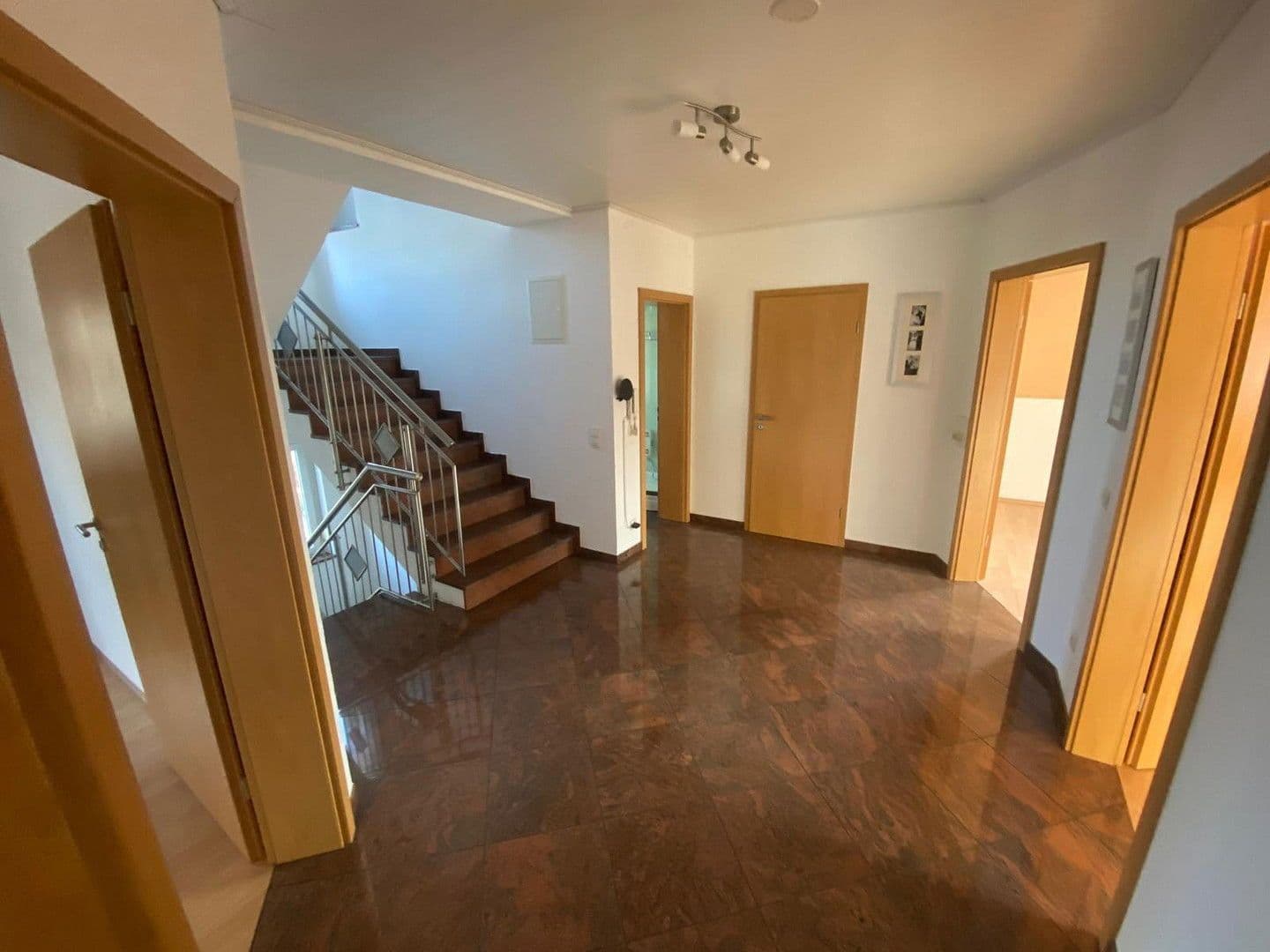 Prodej domu 166 m², pozemek 448 m², Römerberg, Porýní-Falc Prodej domu 166 m², pozemek 448 m², Römerberg, Porýní-Falc