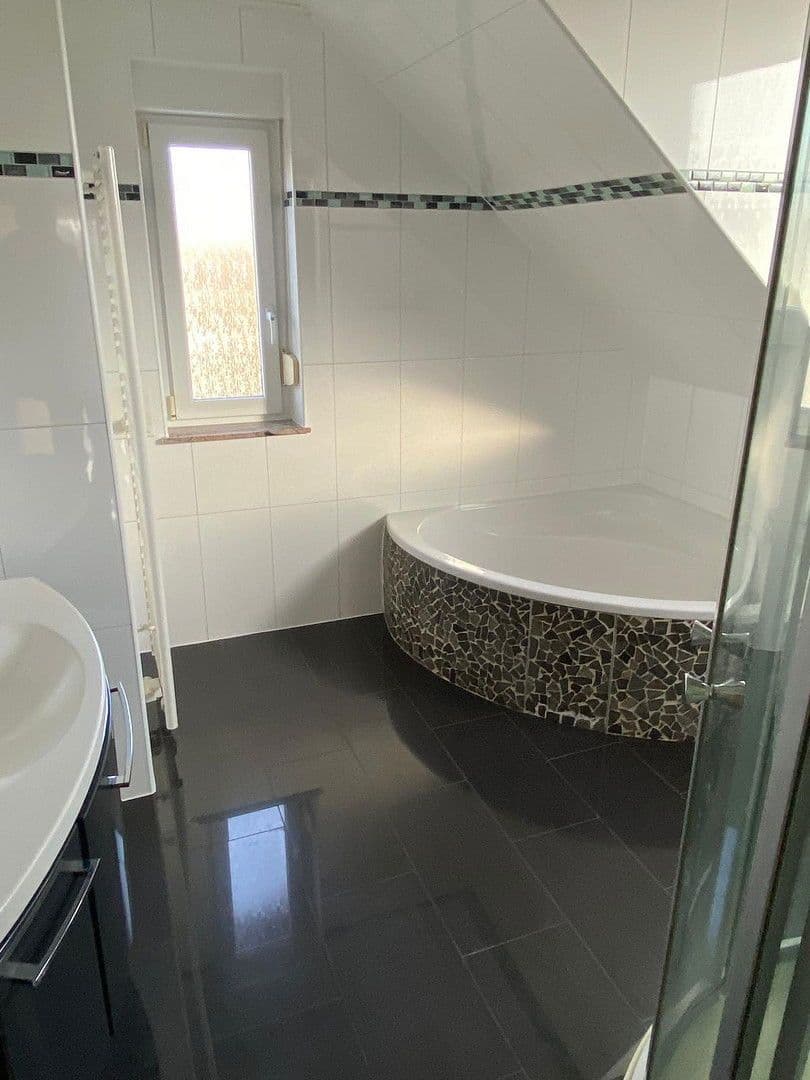 Prodej domu 166 m², pozemek 448 m², Römerberg, Porýní-Falc Prodej domu 166 m², pozemek 448 m², Römerberg, Porýní-Falc