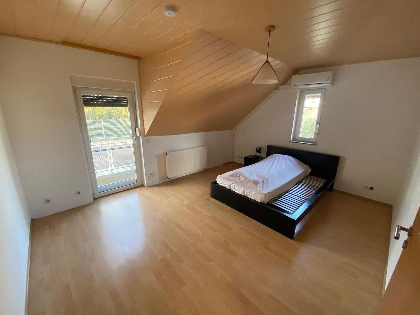 Prodej domu 166 m², pozemek 448 m², Römerberg, Porýní-Falc Prodej domu 166 m², pozemek 448 m², Römerberg, Porýní-Falc