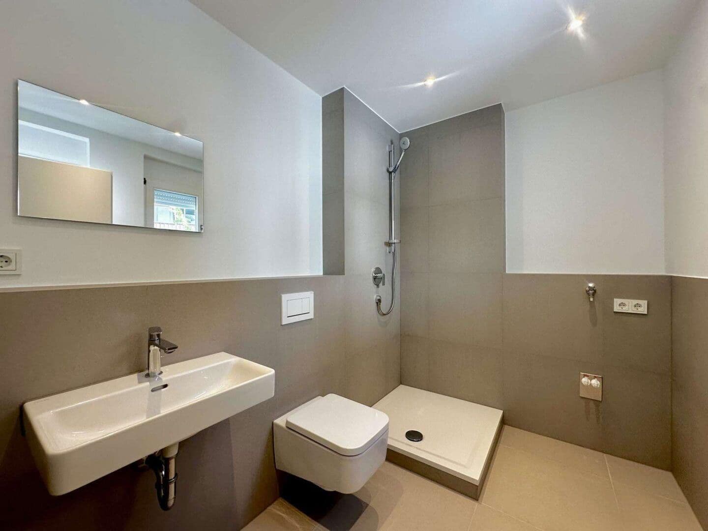 Prodej bytu 2+1 72 m², Christophstraße 8, Überlingen, Bádensko-Württembersko Prodej bytu 2+1 72 m², Christophstraße 8, Überlingen, Bádensko-Württembersko