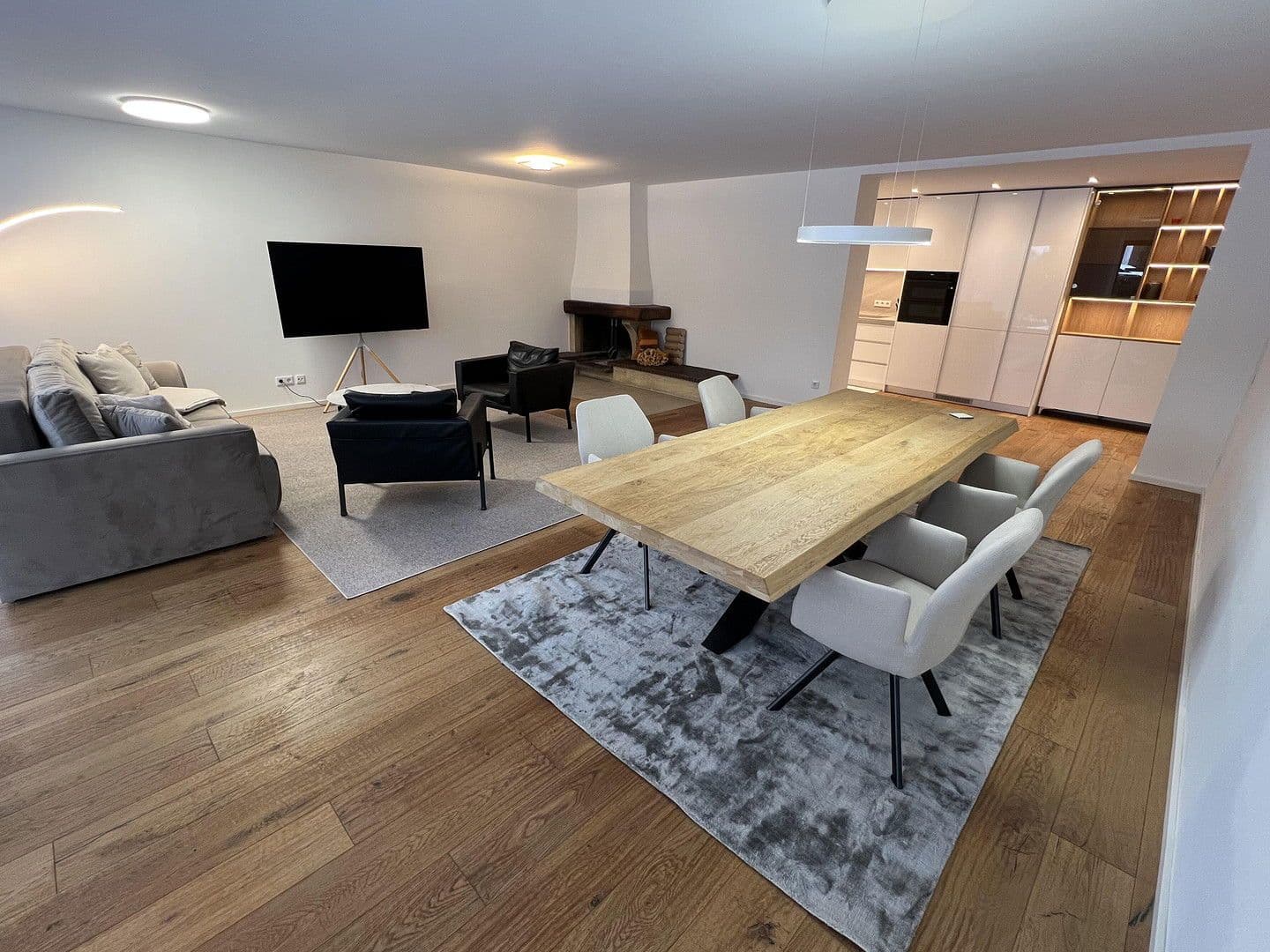 Pronájem bytu 2+kk 95 m², Rubensstraße 12, Düsseldorf, Severní Porýní-Vestfálsko Pronájem bytu 2+kk 95 m², Rubensstraße 12, Düsseldorf, Severní Porýní-Vestfálsko