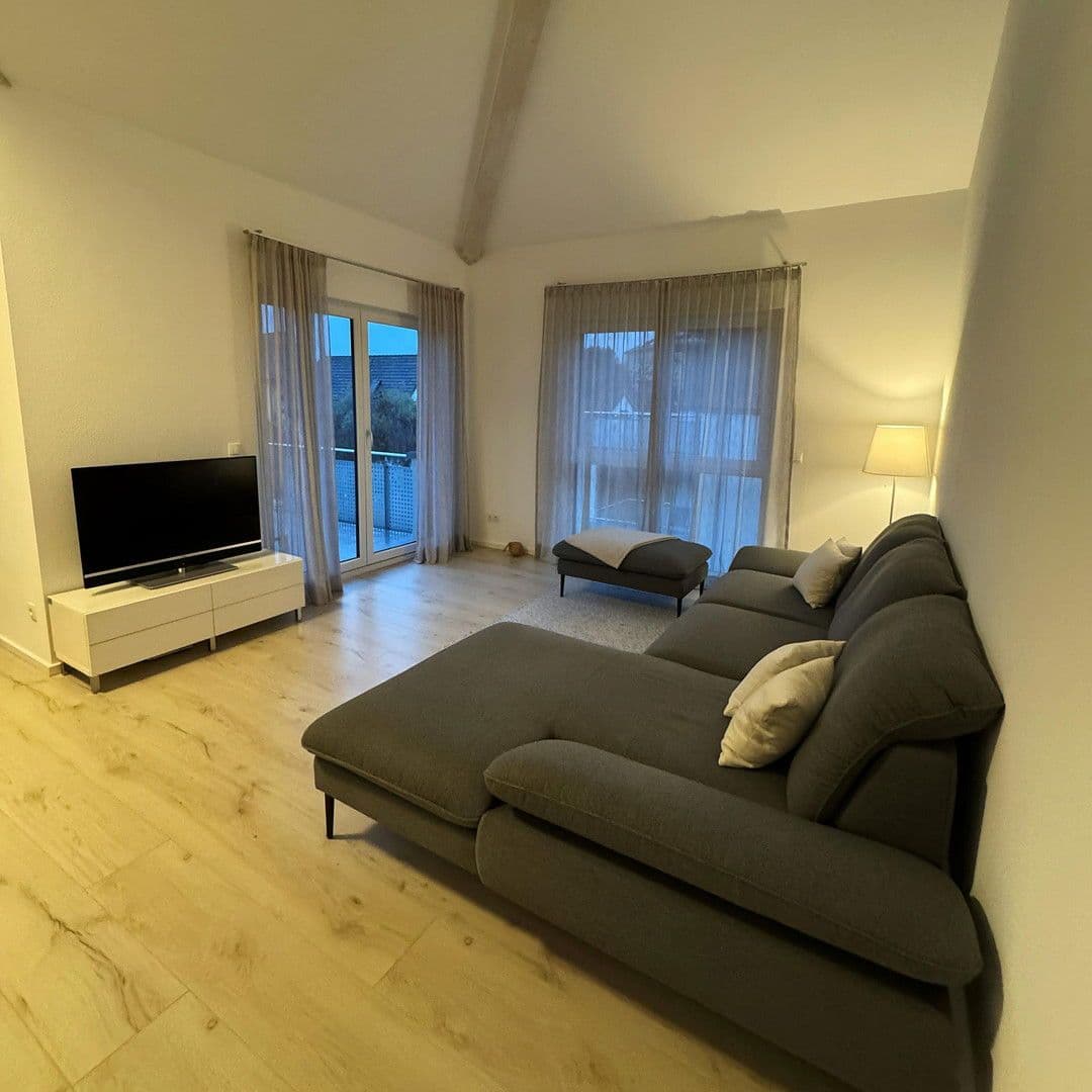 Pronájem bytu 3+1 100 m², Edenkoben, Porýní-Falc Pronájem bytu 3+1 100 m², Edenkoben, Porýní-Falc