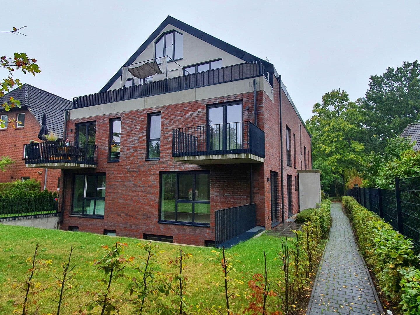 Pronájem bytu 4+1 109 m², Hamburg - Wellingsbüttel, Hamburg Pronájem bytu 4+1 109 m², Hamburg - Wellingsbüttel, Hamburg