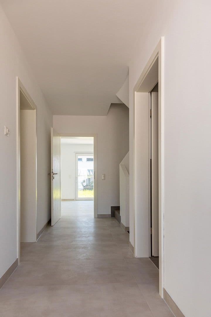 Pronájem domu 150 m², pozemek 368 m², Waldblickstr. 30, Simbach, Bavorsko Pronájem domu 150 m², pozemek 368 m², Waldblickstr. 30, Simbach, Bavorsko