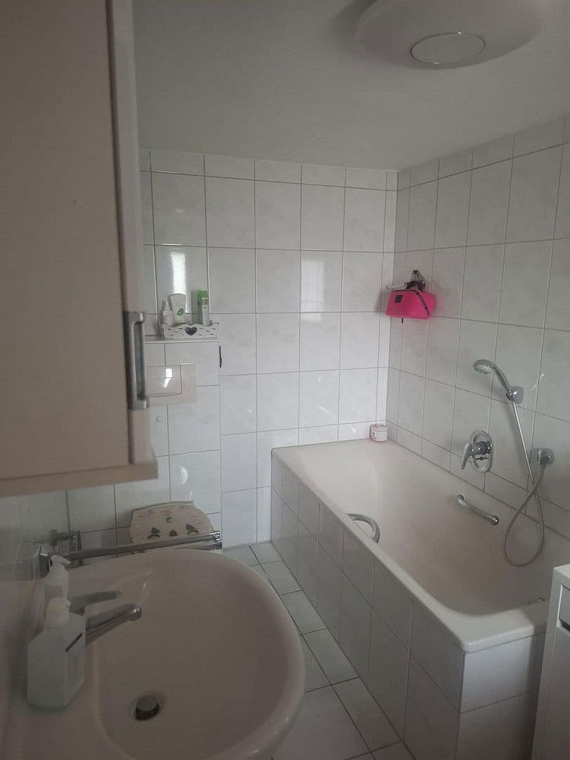 Prodej domu 150 m², pozemek 1.400 m², Hauptstrasse 14, Obererbach, Porýní-Falc Prodej domu 150 m², pozemek 1.400 m², Hauptstrasse 14, Obererbach, Porýní-Falc