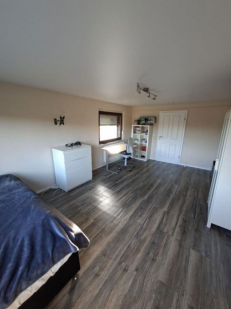 Prodej domu 150 m², pozemek 1.400 m², Hauptstrasse 14, Obererbach, Porýní-Falc Prodej domu 150 m², pozemek 1.400 m², Hauptstrasse 14, Obererbach, Porýní-Falc