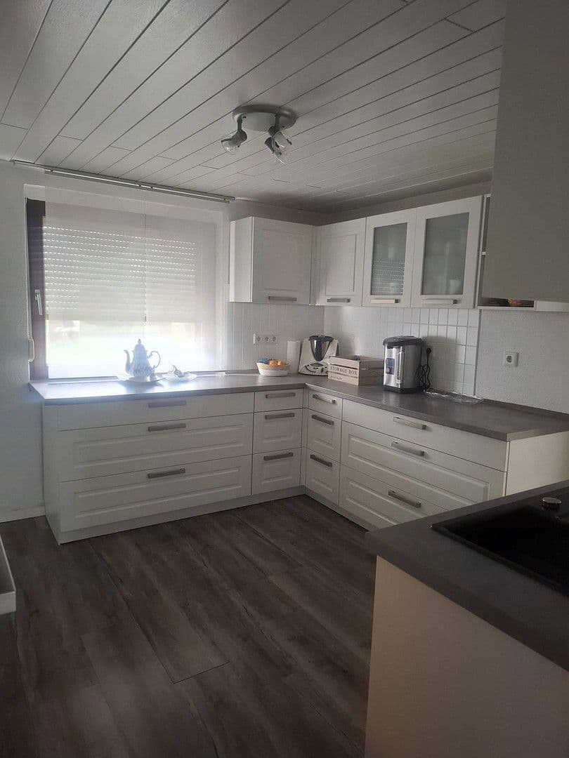 Prodej domu 150 m², pozemek 1.400 m², Hauptstrasse 14, Obererbach, Porýní-Falc Prodej domu 150 m², pozemek 1.400 m², Hauptstrasse 14, Obererbach, Porýní-Falc