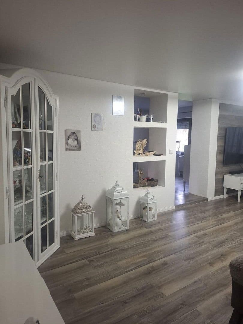 Prodej domu 150 m², pozemek 1.400 m², Hauptstrasse 14, Obererbach, Porýní-Falc Prodej domu 150 m², pozemek 1.400 m², Hauptstrasse 14, Obererbach, Porýní-Falc