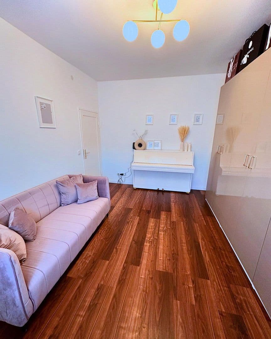 Prodej bytu 3+1 74 m², Stockumer Straße 11b, Berlin, Berlín Prodej bytu 3+1 74 m², Stockumer Straße 11b, Berlin, Berlín