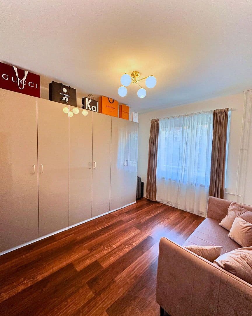 Prodej bytu 3+1 74 m², Stockumer Straße 11b, Berlin, Berlín Prodej bytu 3+1 74 m², Stockumer Straße 11b, Berlin, Berlín