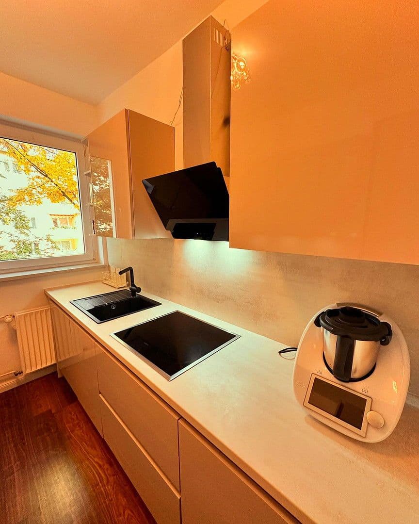 Prodej bytu 3+1 74 m², Stockumer Straße 11b, Berlin, Berlín Prodej bytu 3+1 74 m², Stockumer Straße 11b, Berlin, Berlín