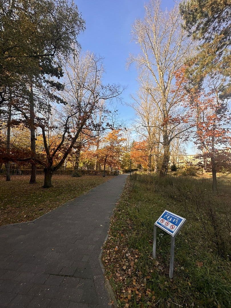 Prodej bytu 3+1 74 m², Stockumer Straße 11b, Berlin, Berlín Prodej bytu 3+1 74 m², Stockumer Straße 11b, Berlin, Berlín