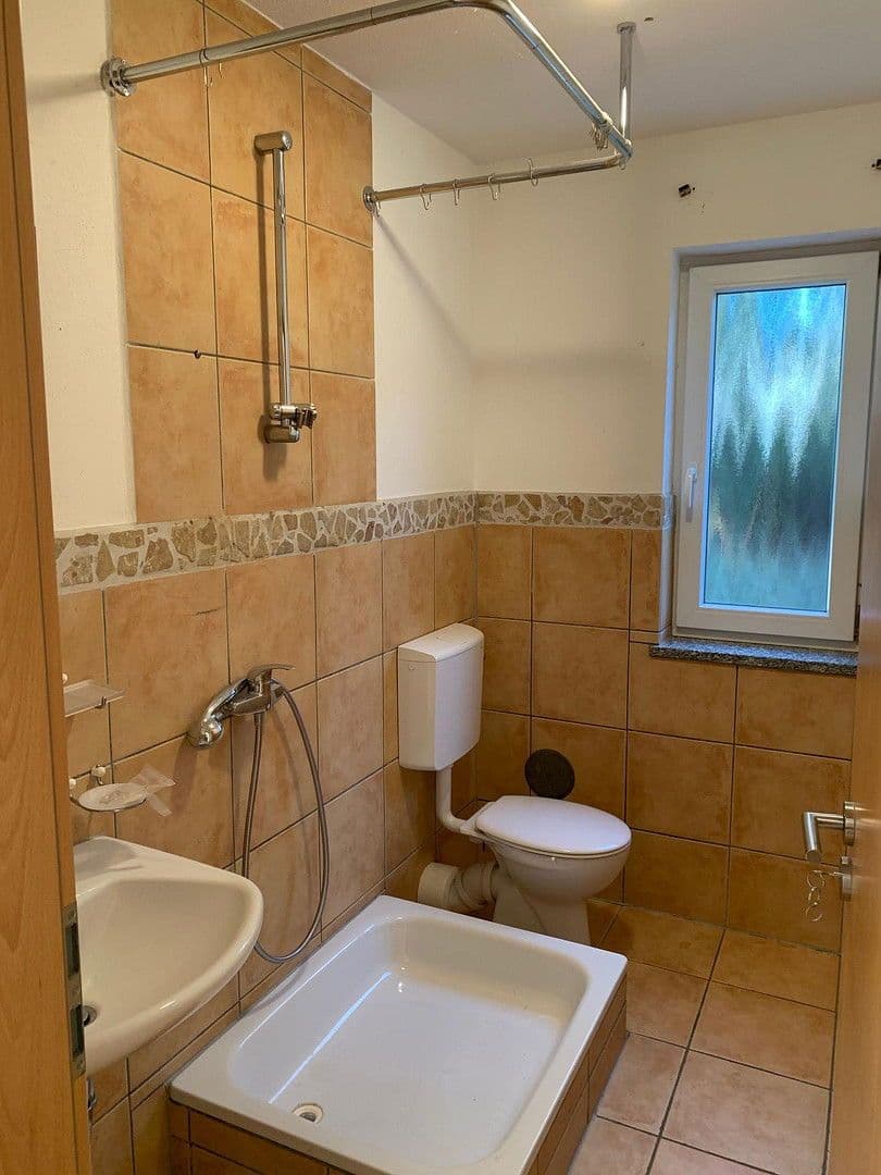 Pronájem domu 170 m², pozemek 450 m², Adlkofen, Bavorsko Pronájem domu 170 m², pozemek 450 m², Adlkofen, Bavorsko