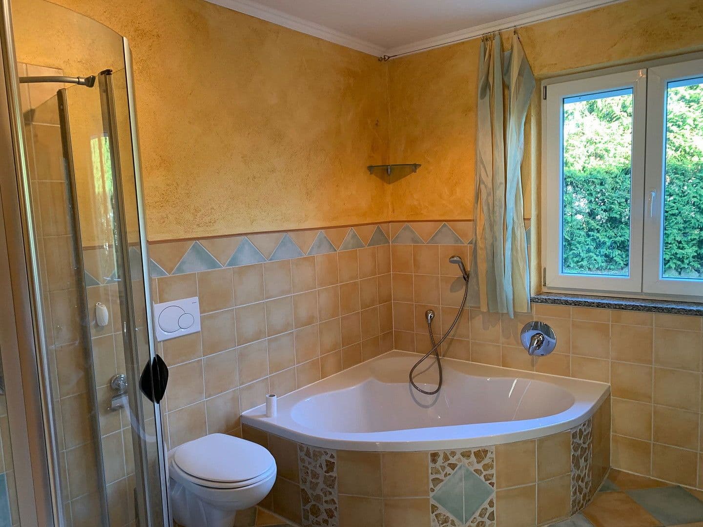 Pronájem domu 170 m², pozemek 450 m², Adlkofen, Bavorsko Pronájem domu 170 m², pozemek 450 m², Adlkofen, Bavorsko